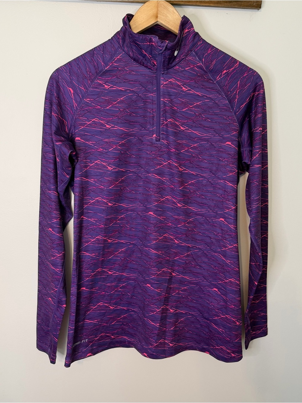 Nike Pro Combat Dri-FIT Women’s Large Purple Pink Printed 1/2 Zip Fitted Top